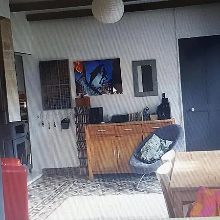 Maison Aux Volets Jaunes * Les Angles (Gard)