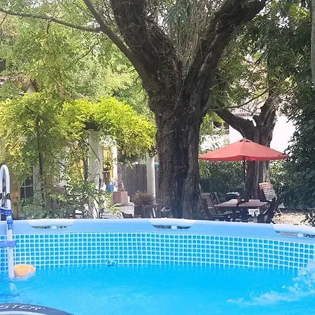 Dom wakacyjny Maison Aux Volets Jaunes *